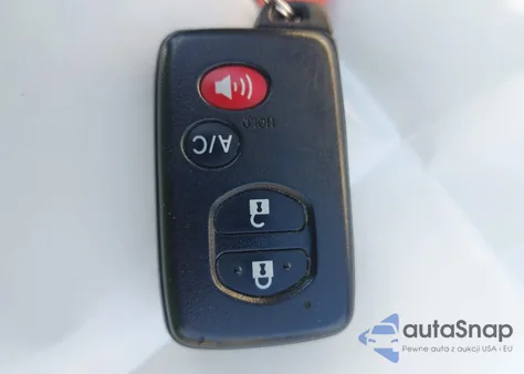 2013 Toyota Prius Three z USA, uszkodzony, nr VIN JTDKN3DU1D1686753